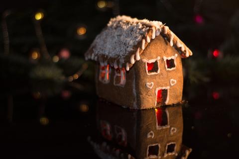 Image of a ginger bread house.